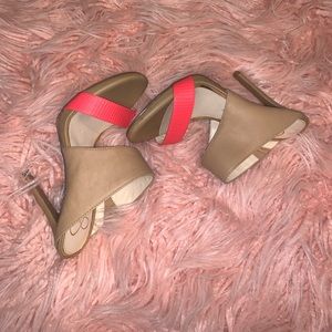 Jessica Simpson heels
